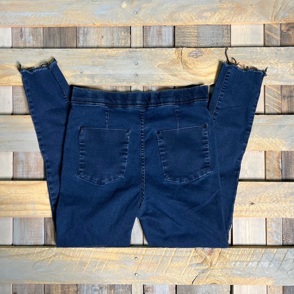 EUC ✵☽Free People☾✵ Dark Denim Jegging - Stretchy Fray Blue Jeans | 31 Large 12 - Picture 4 of 14
